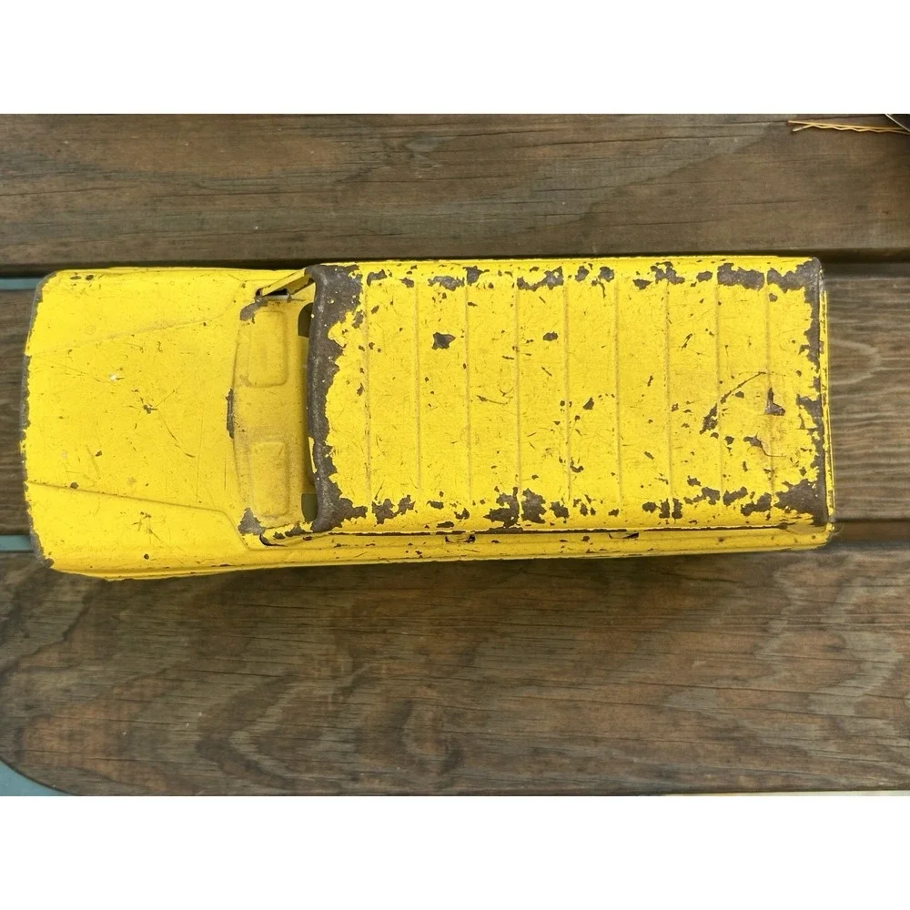 VINTAGE TONKA TOY CAR JEEP WAGONEER 1970s YELLOW PRESSED STEEL